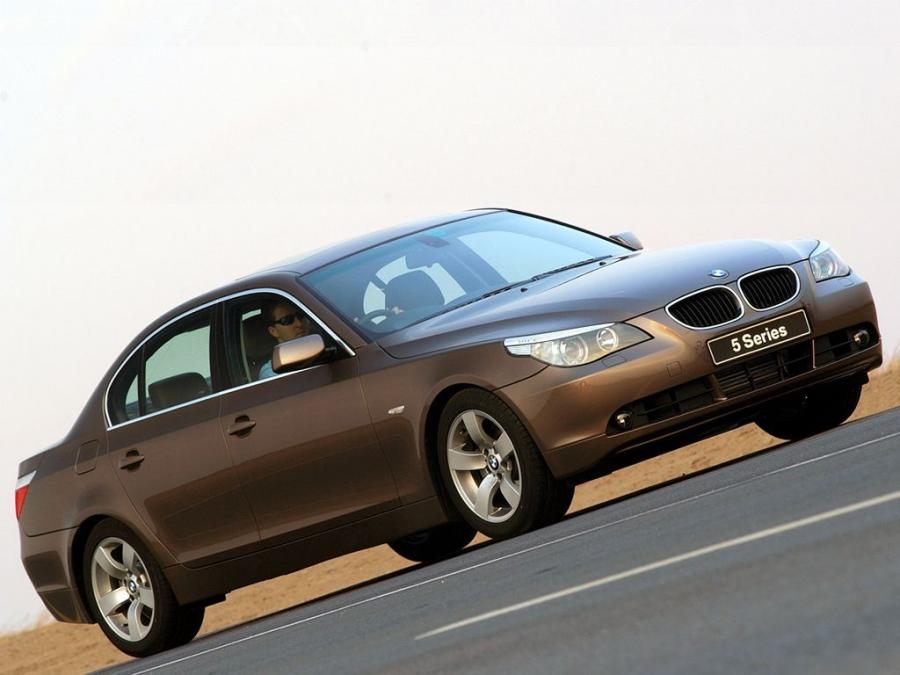  BMW 530i Sedan 2003 года  (ZA) (фото 5 из 9)
